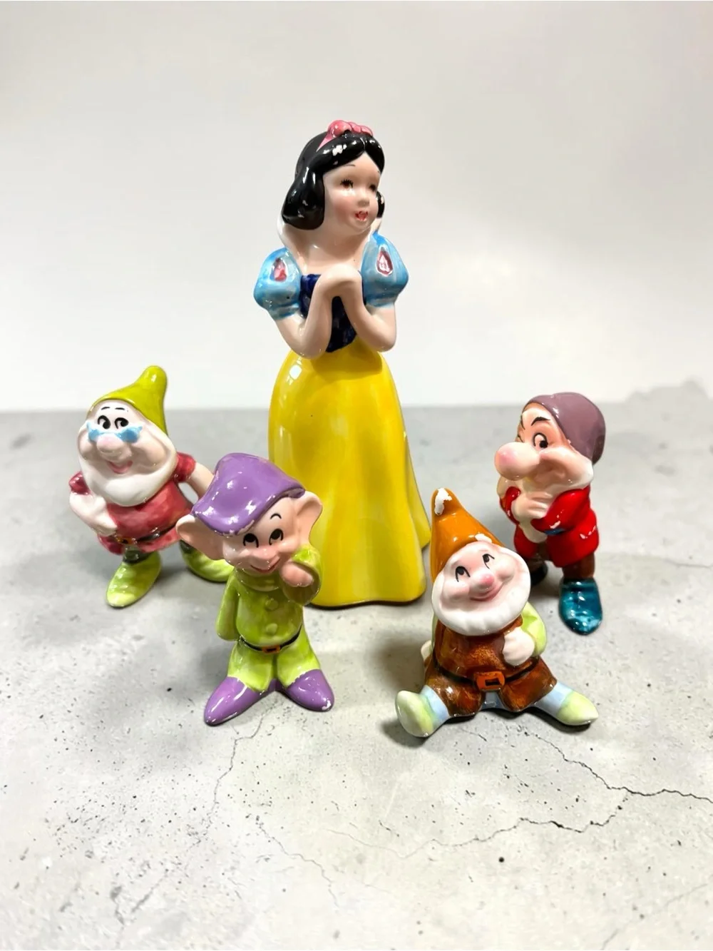 Vintage Disney Ceramic Snow White and 4 Dwarfs